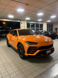Lamborghini Urus foto 1