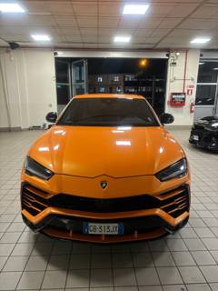 Lamborghini Urus foto 2