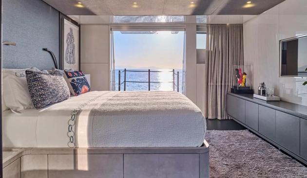 Sanlorenzo SL118 — cabina armatoriale fronte mare